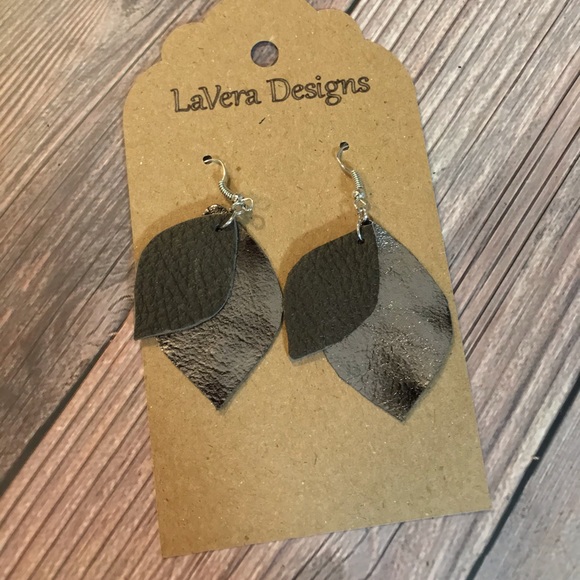 Faux and Genuine Handmade Earrings. - Picture 2 of 2